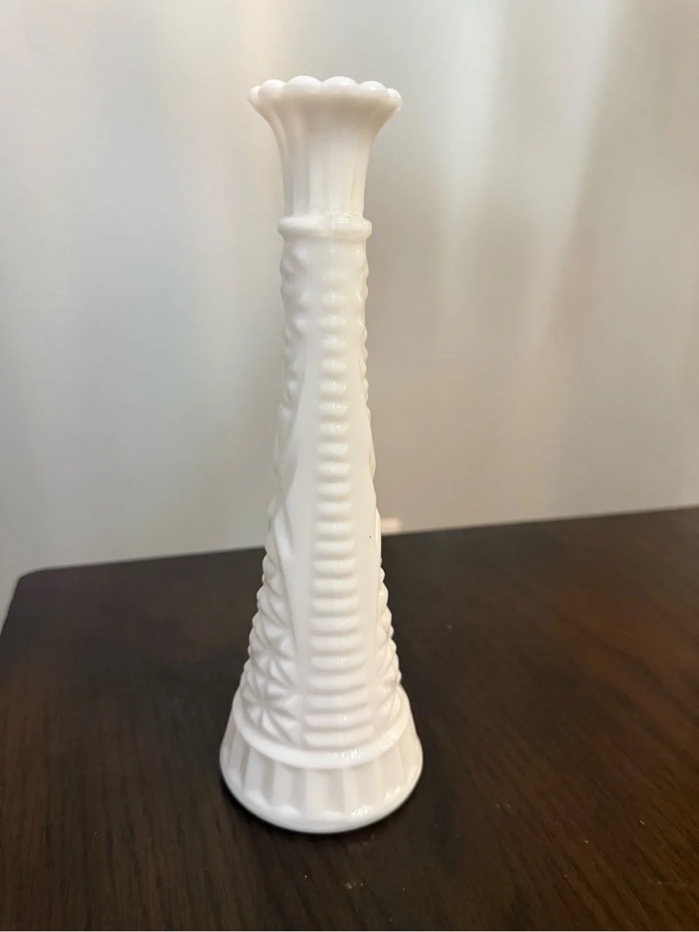 Vintage Anchor Hocking 9” Milk Glass White Flower Bud Vase Ring Of Fire 3